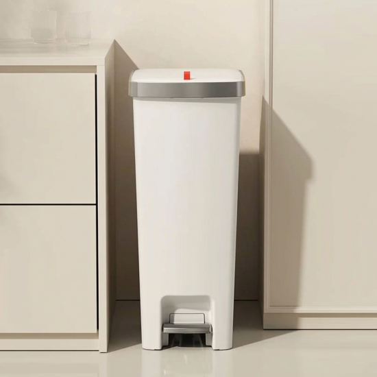 Plastic Trash Can 35 Liter